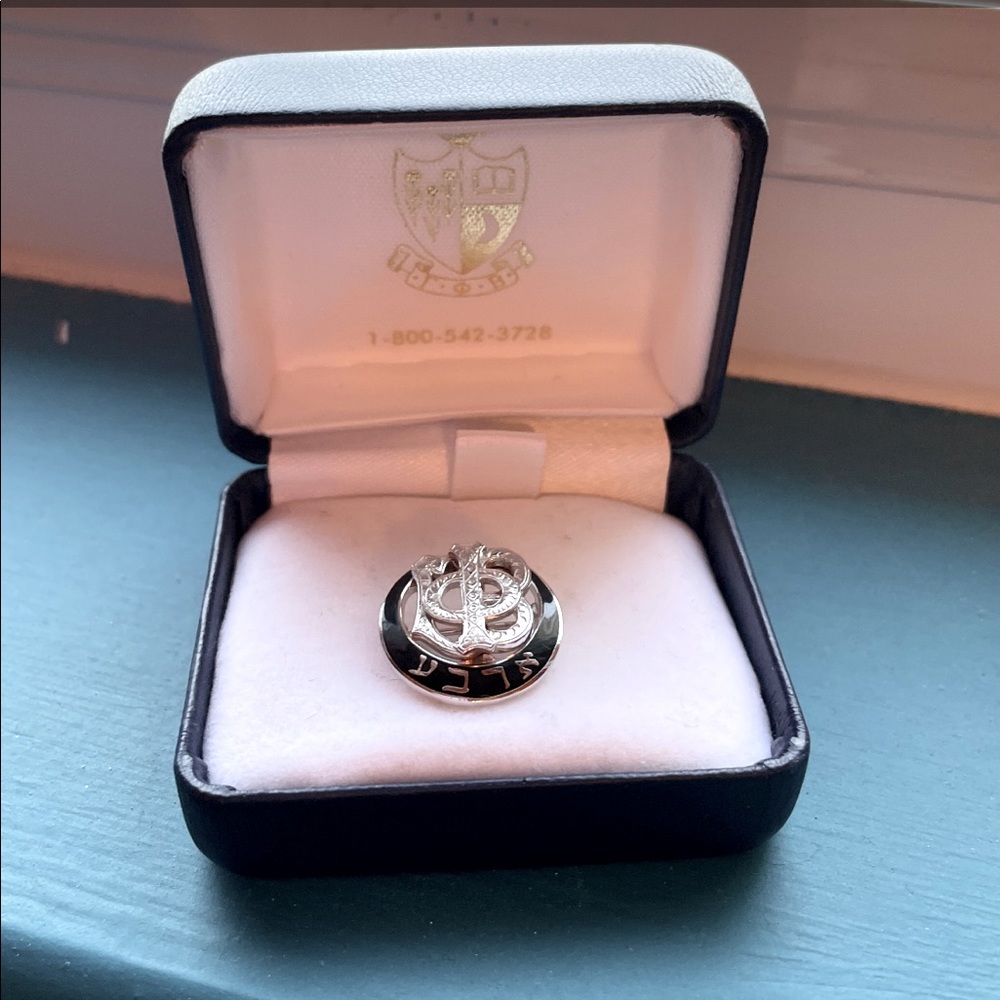Gamma Phi Beta sorority official member pin